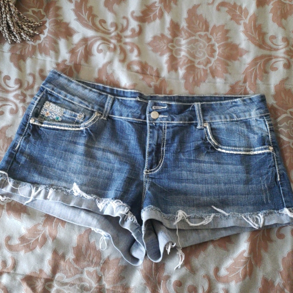 Size 33 Vanity jean shorts